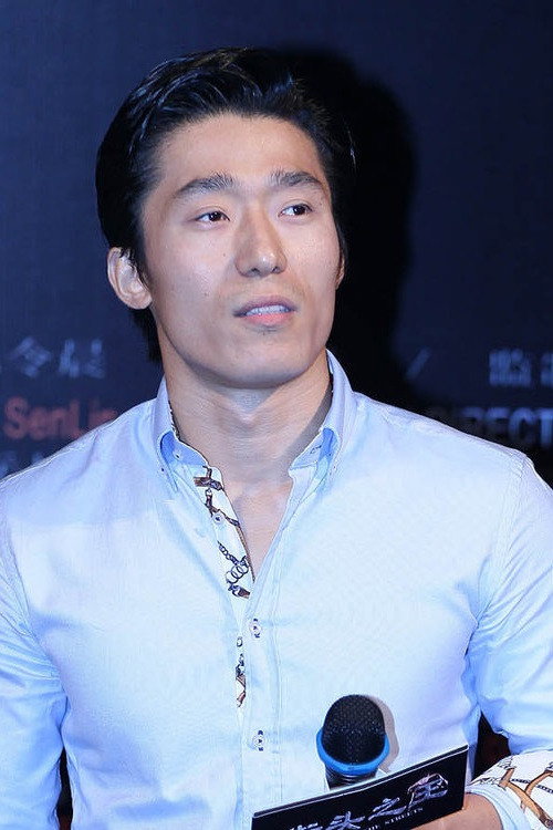 Photo of Yue Song, Writing