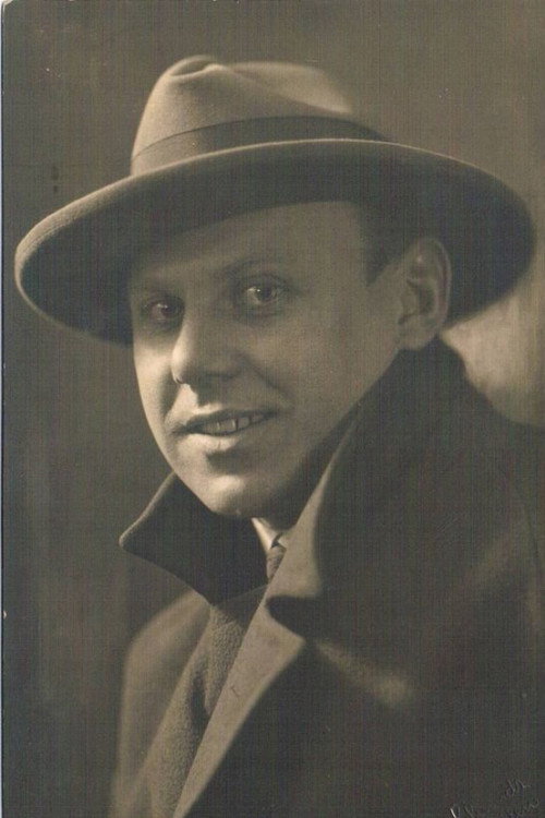 Photo of Max Knapp, Acting