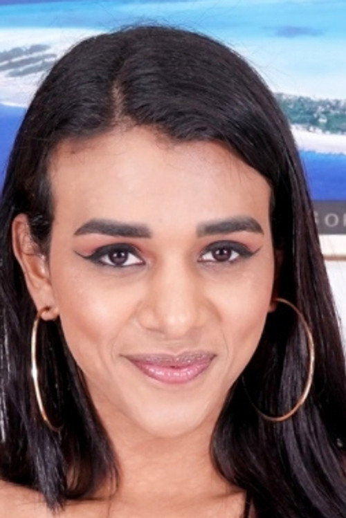Photo of Julia Alves, Acting