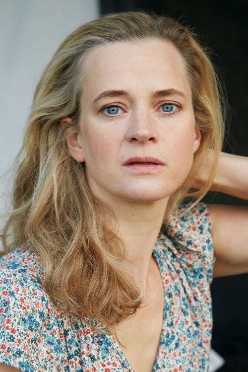 Photo of Caroline Hanke, Acting
