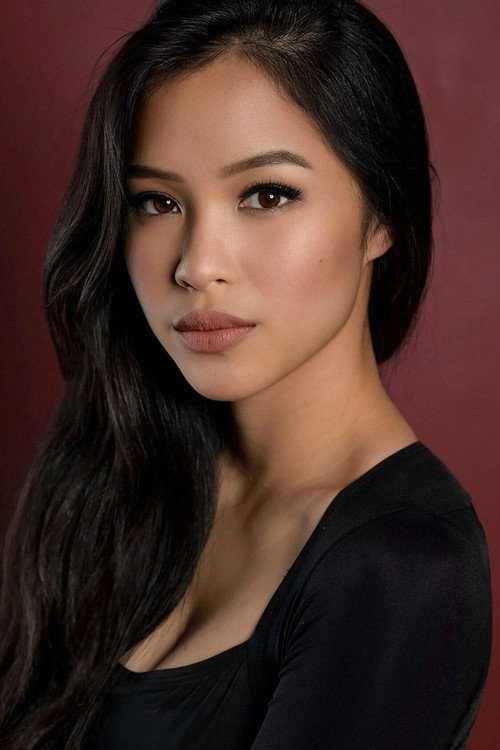 Photo of Kira Omans, Acting