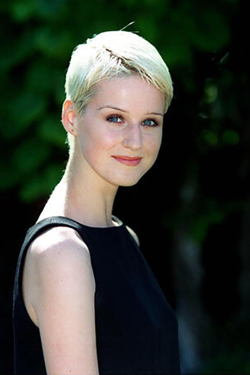 Simone Robertson profile