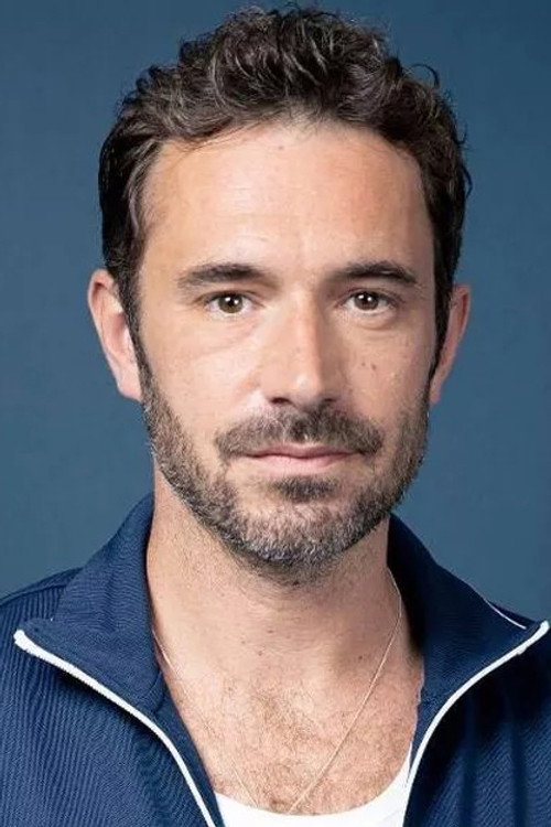 Photo of Oliver Farnworth, Acting