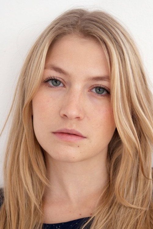 Photo of Isabella Wolf, Acting
