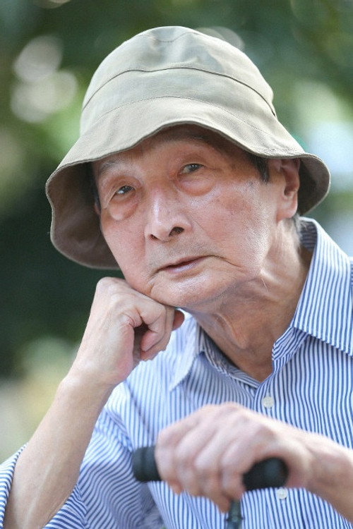 Photo of Minoru Betsuyaku, Writing