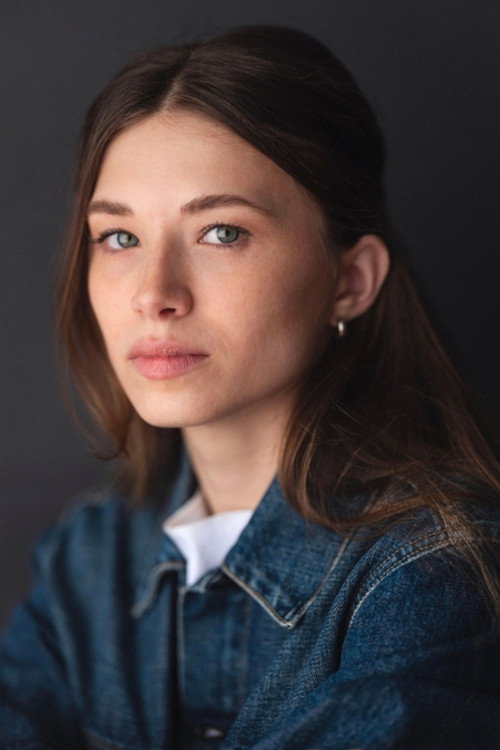 Photo of Preslea Elliott, Acting