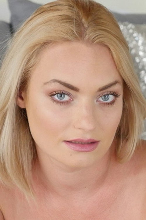 Photo of Viktoria Valente, Acting