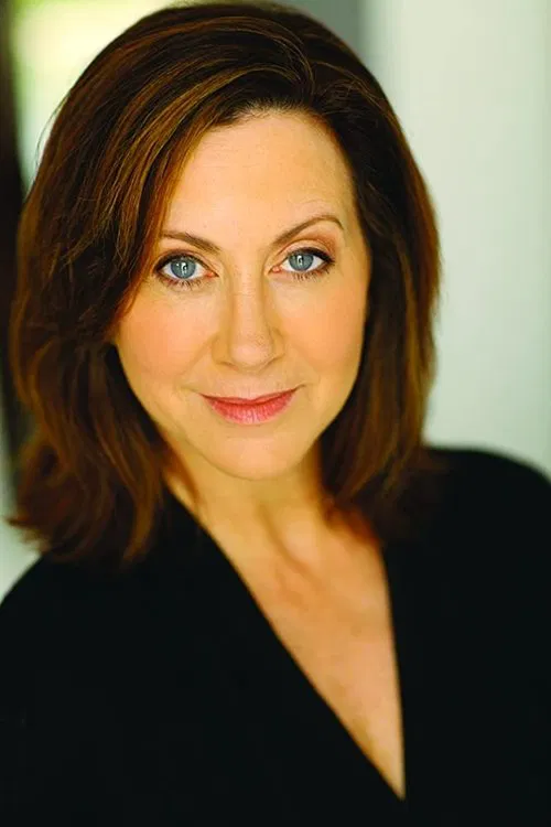 Leslie Castay profile