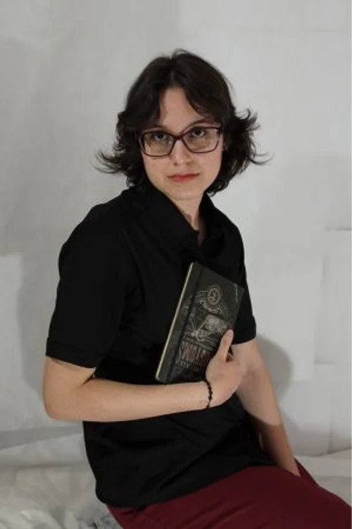 Photo of Isadora Dias, Costume & Make-Up