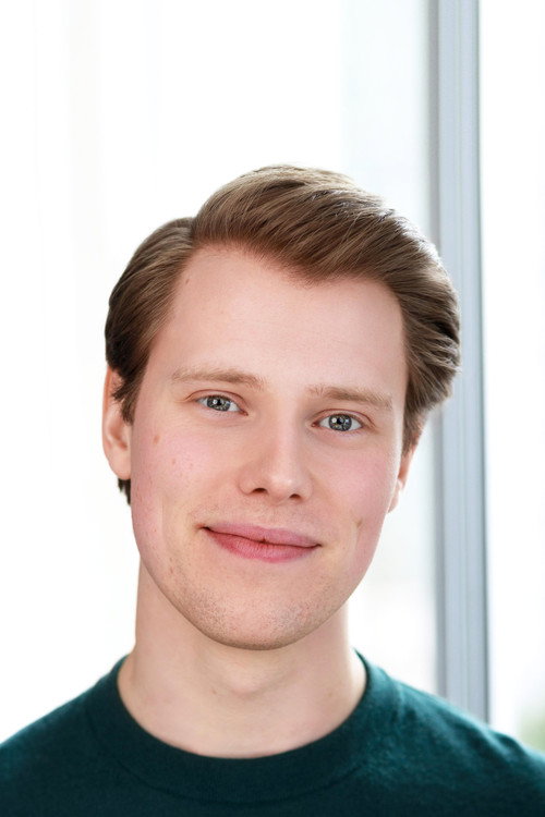 Photo of Edan Leslie, Acting