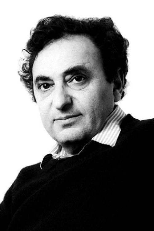 Photo of Juan José Saer, Writing
