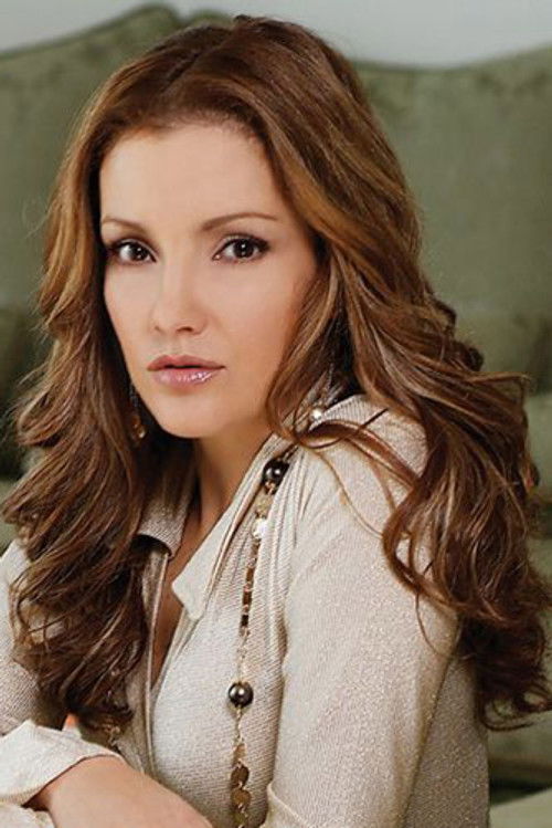 Karla Álvarez profile