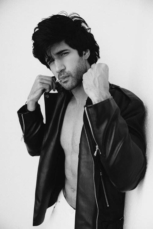 Ishaan Anuradha Khanna profile