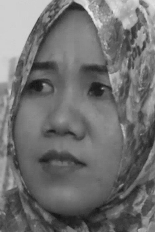 Photo of Tri Apriyaningsih, Acting