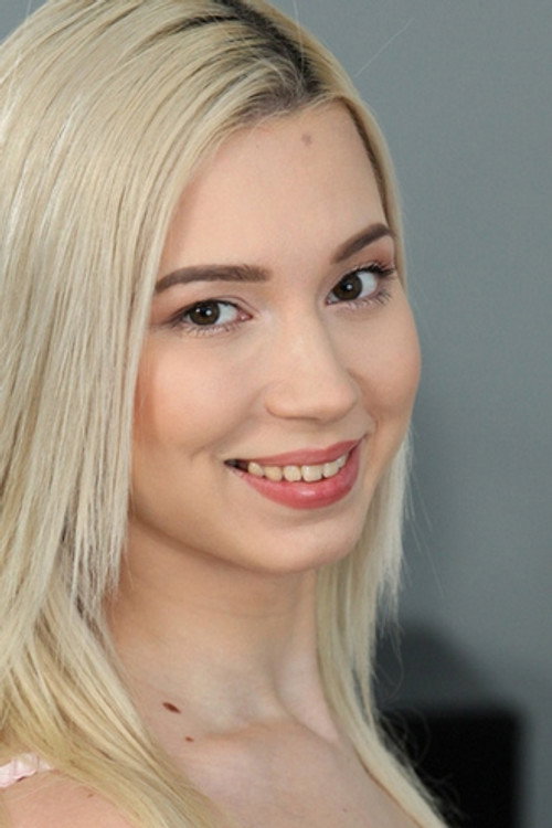 Photo of Roxy Risingstar, Acting