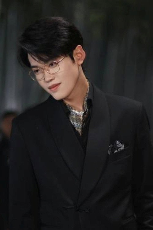 Photo of 管宏涛, Acting