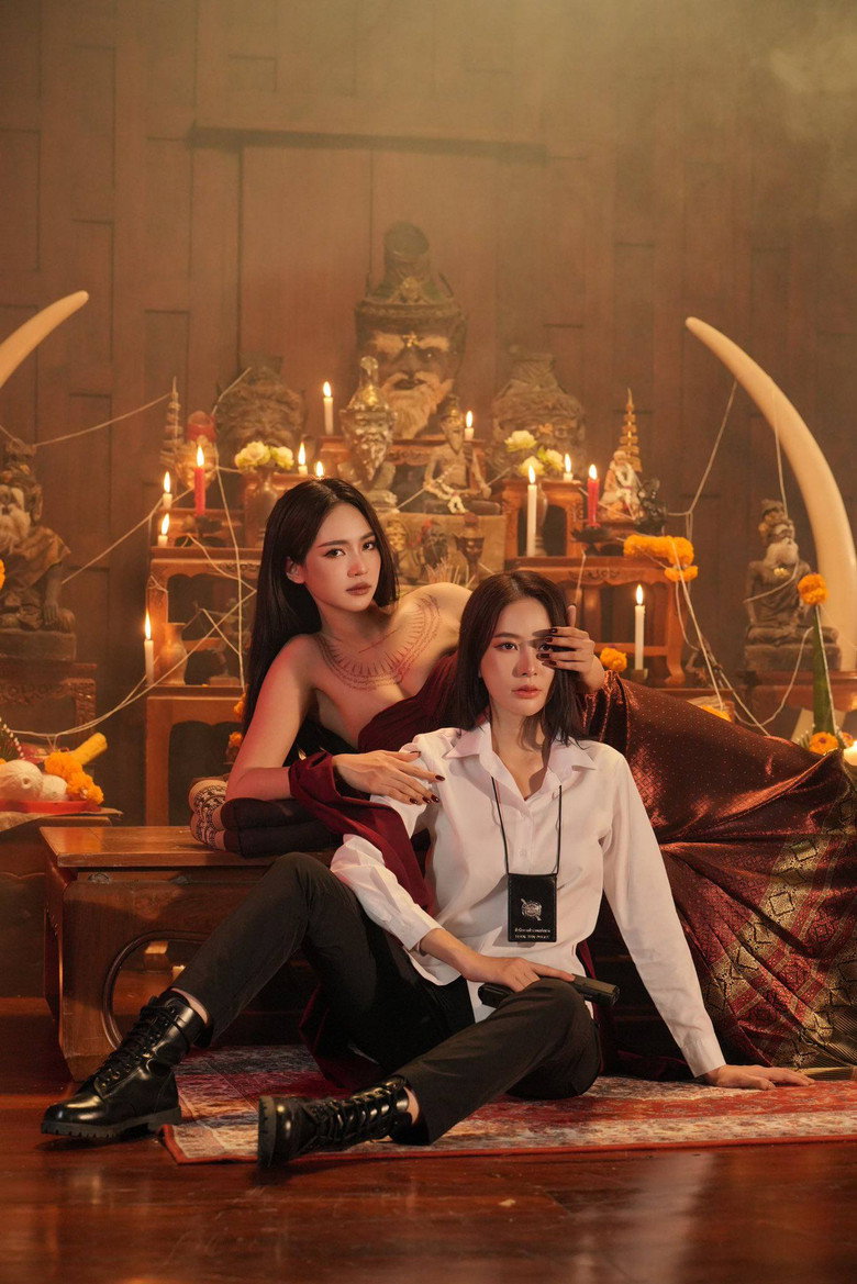 Khom Khlang poster background