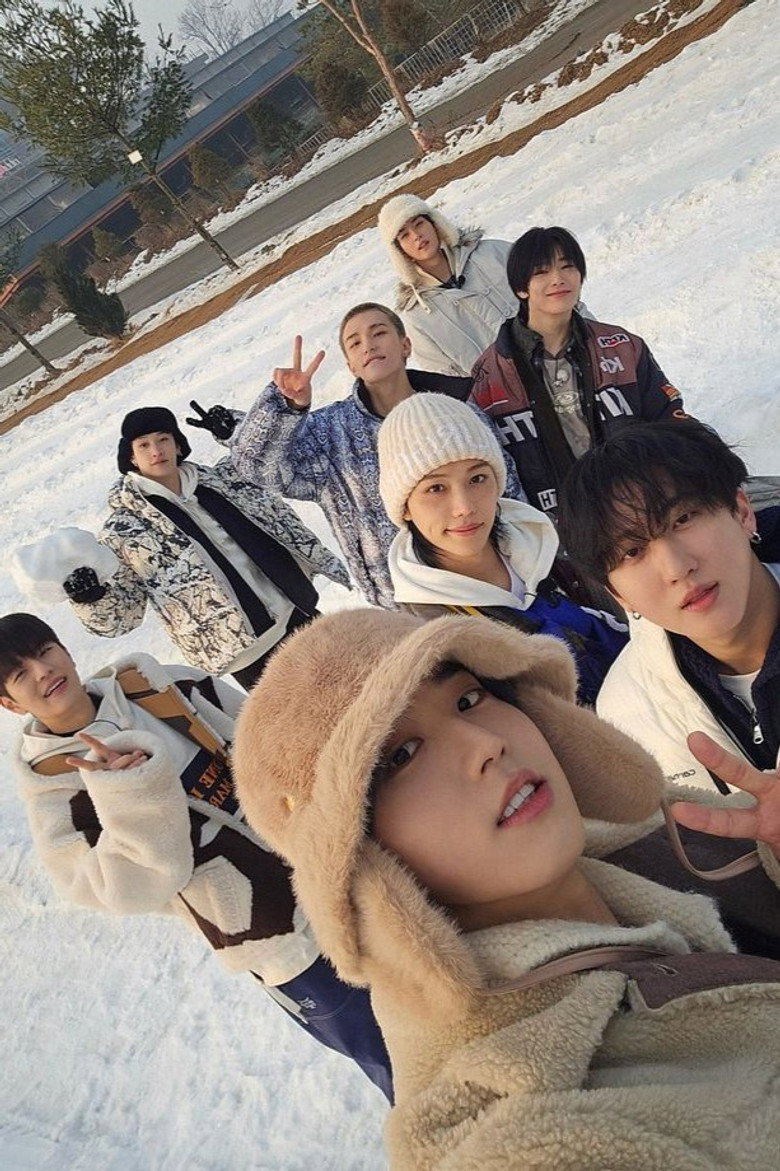 SKZ VLOG poster background