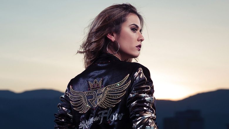 Yeimy looking out over the sprawling hills of Medellín