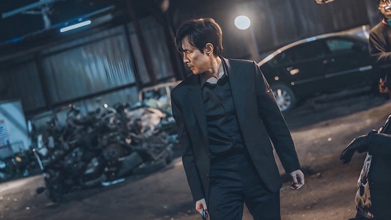 A tense confrontation between the reporter and the actor