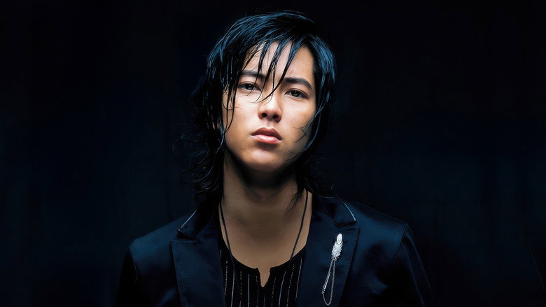 Kurosaki in a dimly lit alley, counting money with a cold, calculating expression