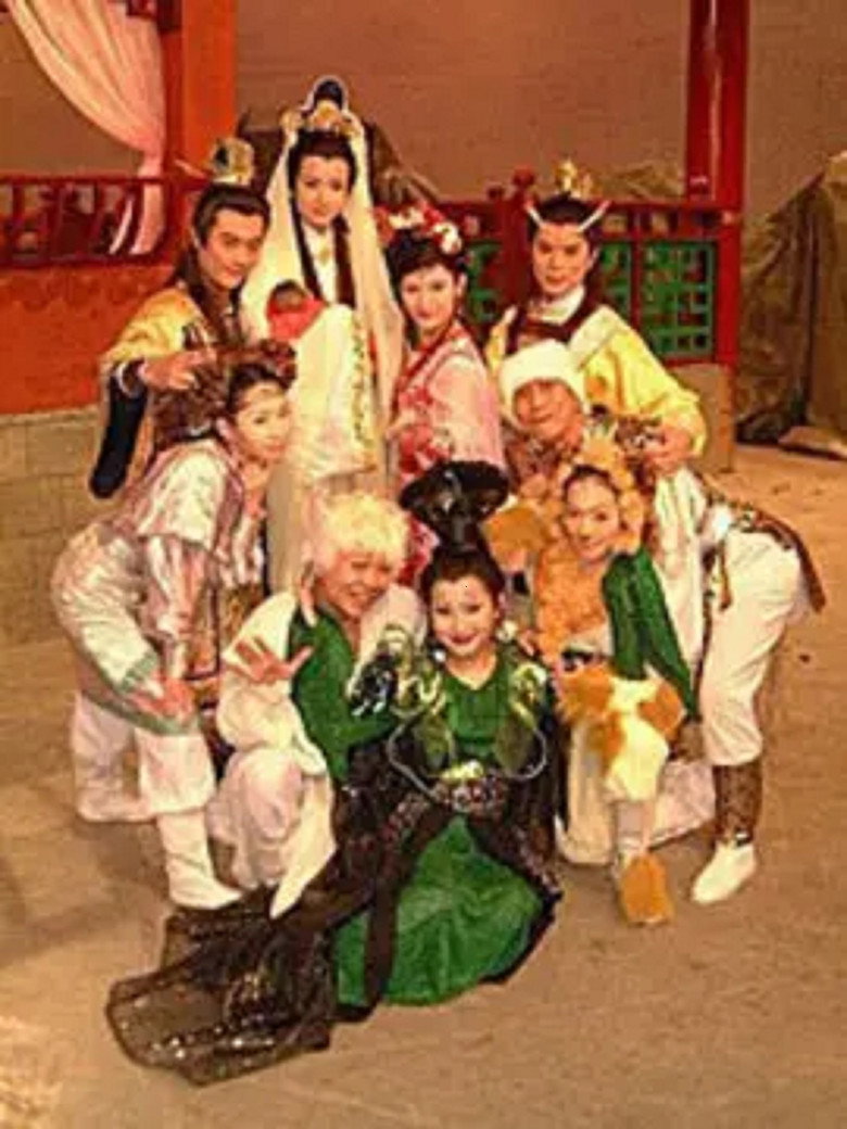 Shun Tian Sheng Mu poster background