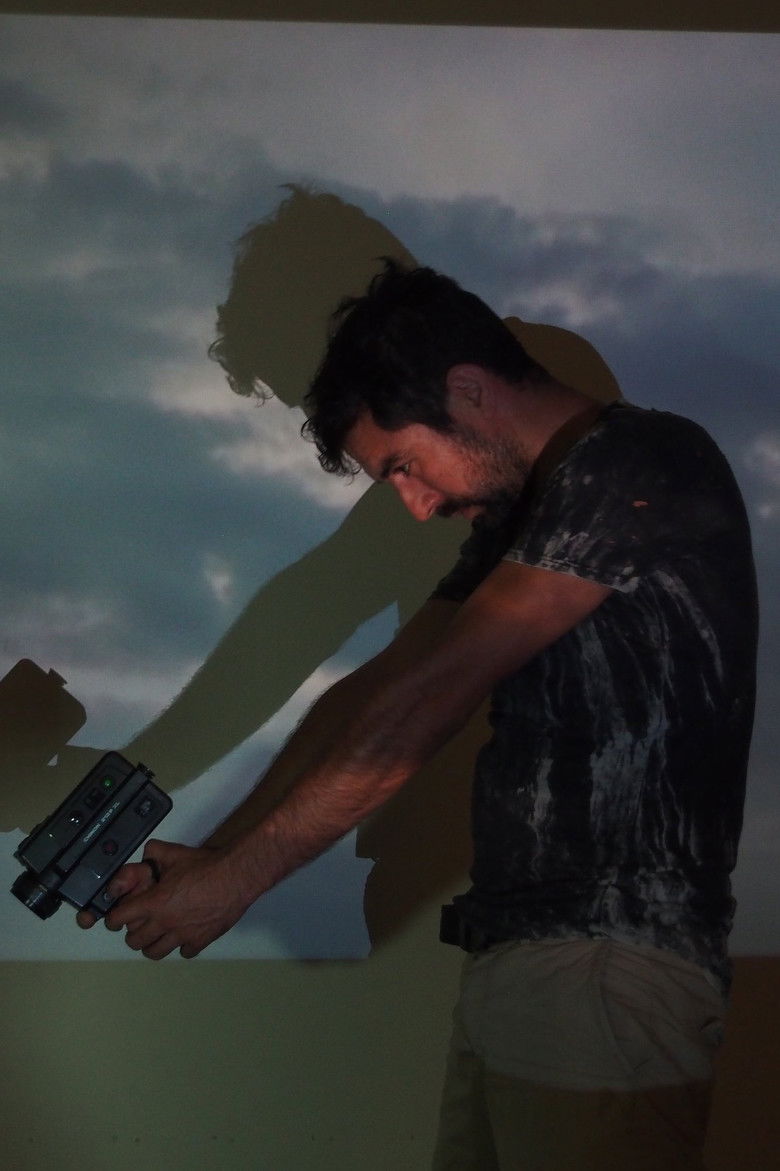 Le ciel au-dessous de Bastille poster background