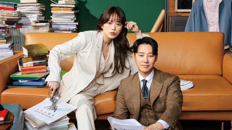 Lee Ro-um, mid-con, breaking the fourth wall with a smirk