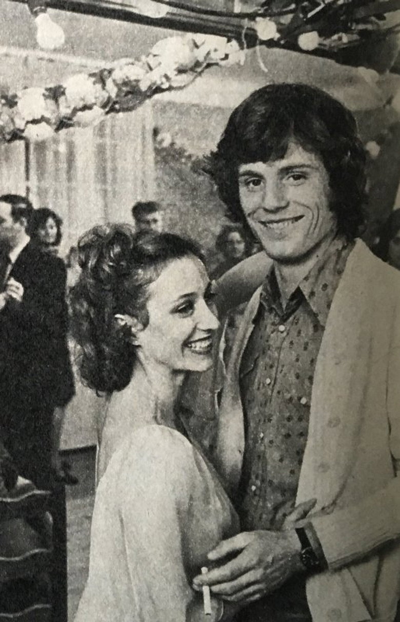 Les Héritiers poster background