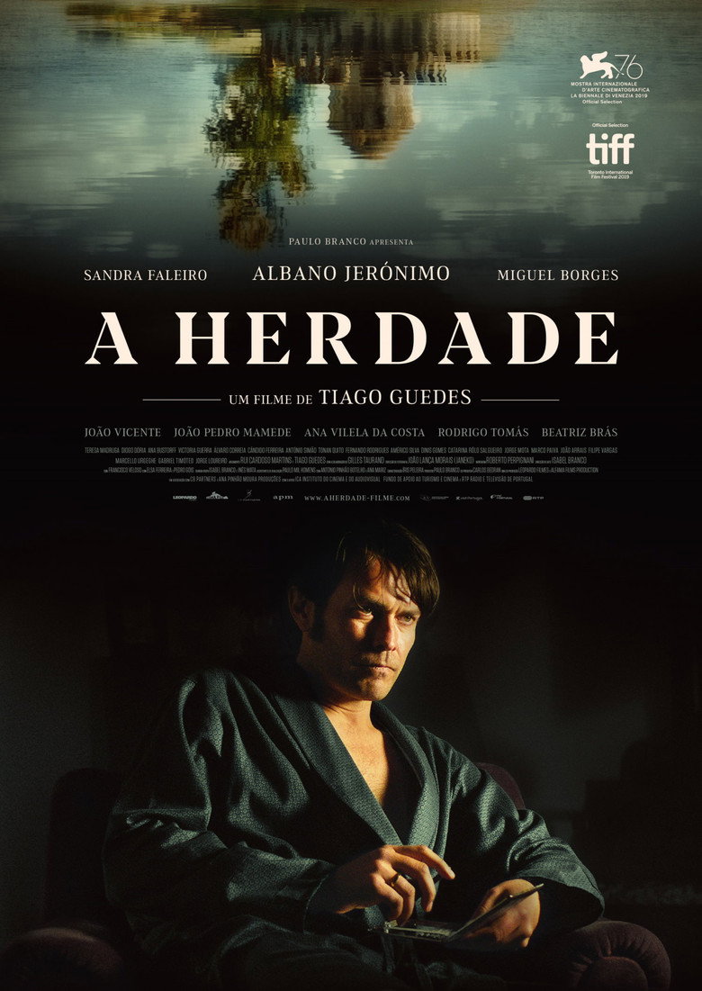 A Herdade poster background